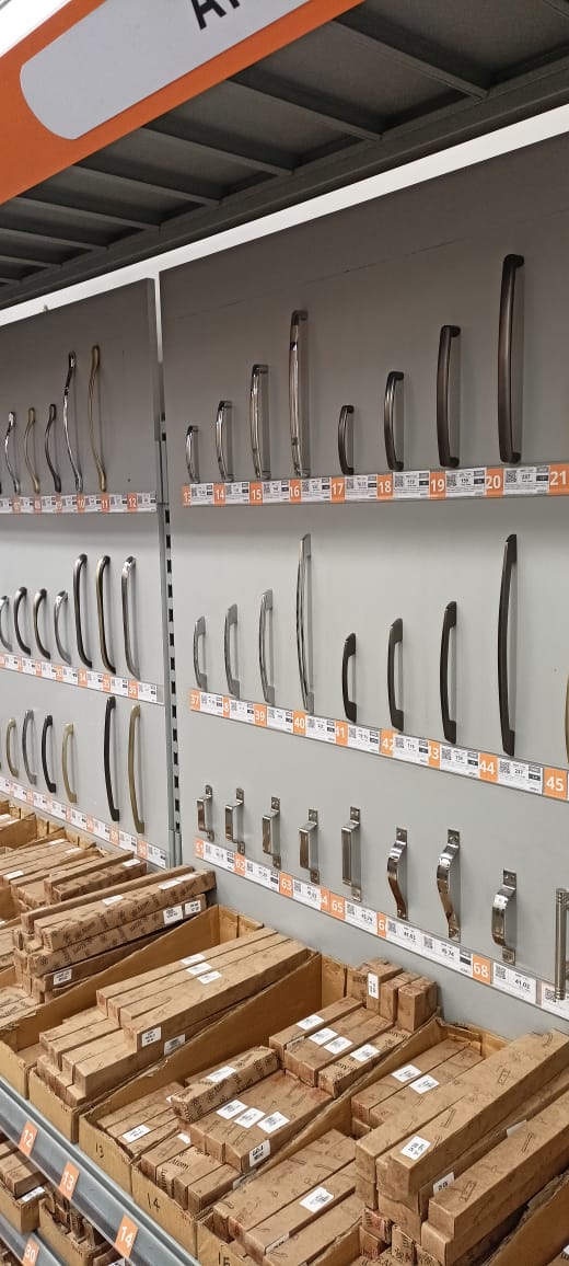 Retail display racking for handles and packaged inventory